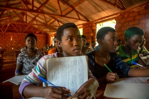 Scolarisation difficile des enfants burundais réfugiés dans la sous-région