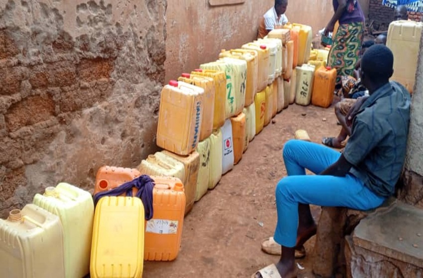 Certaines localités de Butanyerera confrontées à une pénurie d’eau potable depuis plus d’un an