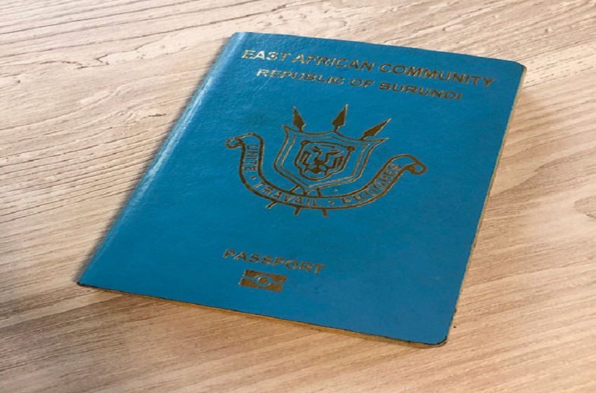 Des délais d’attente interminables pour les demandeurs de passeports