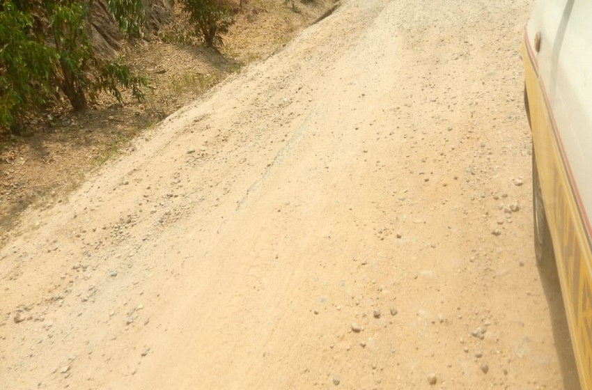 Route Bujumbura–Ijenda–Rutana : les transporteurs dénoncent sa dégradation et réclament sa réhabilitation.