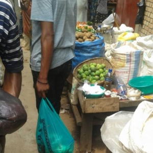 Le sachet non biodégradable pilule partout au Burundi malgré son interdiction
