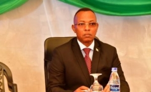 Freddy Mbonimpa, maire de la ville