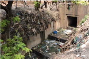 Les quartiers Mirango 1 et 2, dépotoirs à ciel ouvert